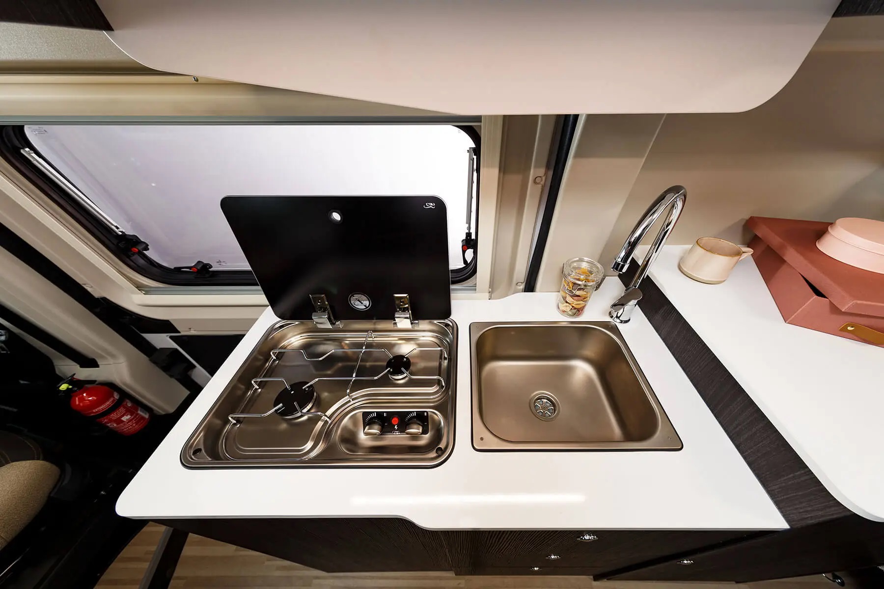 Cocina con los fuegos a la vista